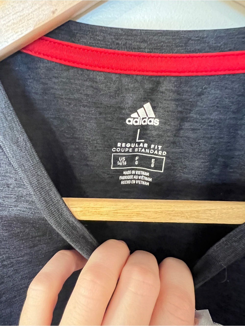 adidas Women’s Gray Heather Reflective Logo Athletic T Shirt Size Large - Picture 4 of 4